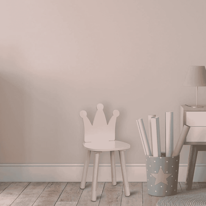 Roosa krooniseljatoega lastetool – puidust laste tool lastetuppa