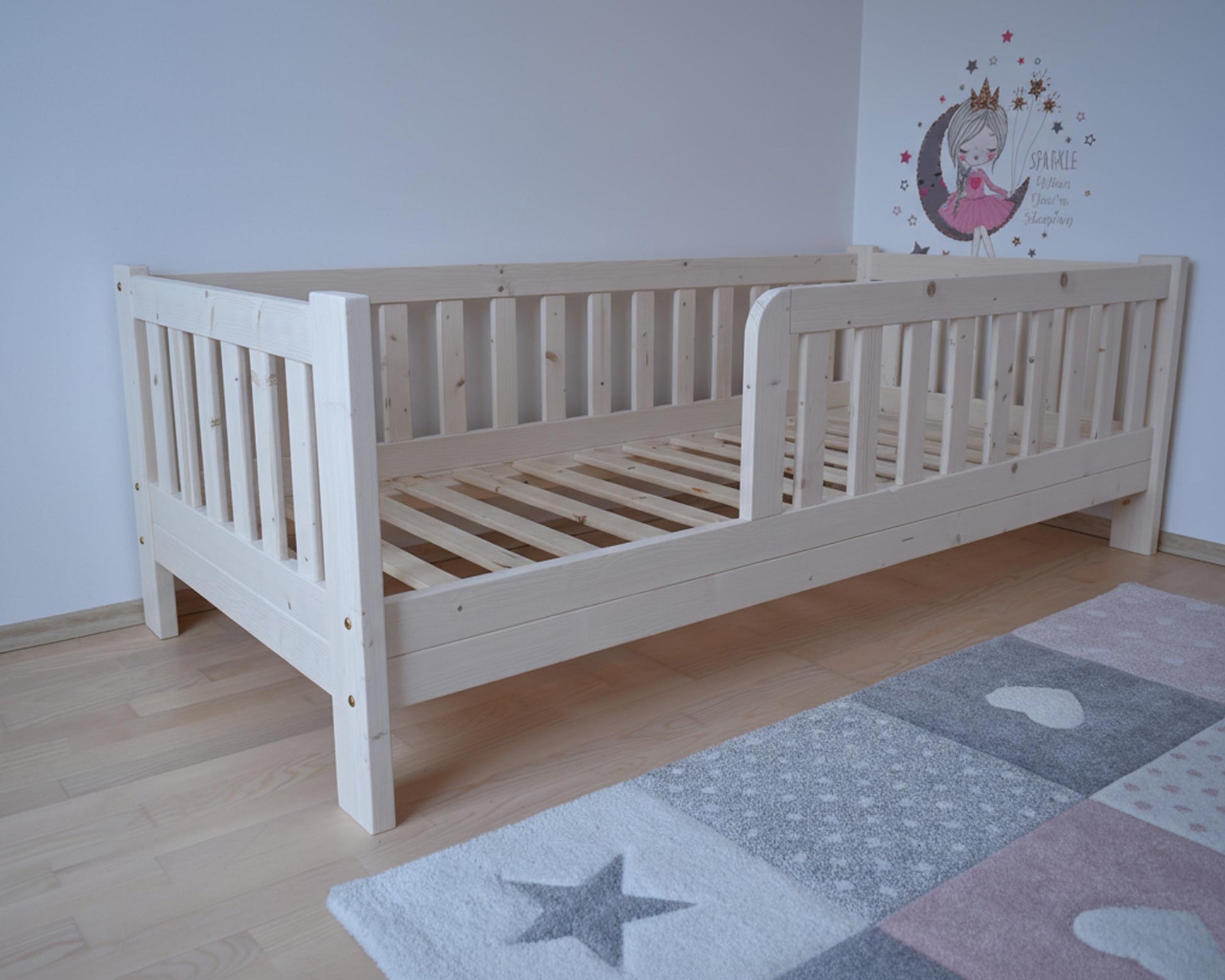 Likke lastevoodi täispuidust, vastupidav ja ajatu Skandinaavia stiil