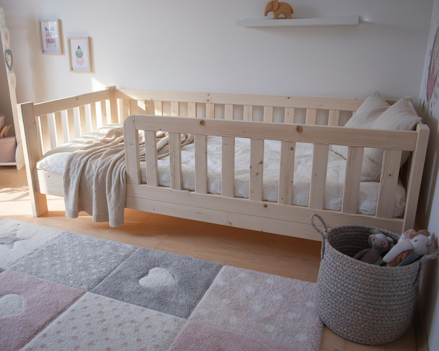 Minimalistlik lastevoodi naturaalpuidust, sobib modernsesse lastetuppa