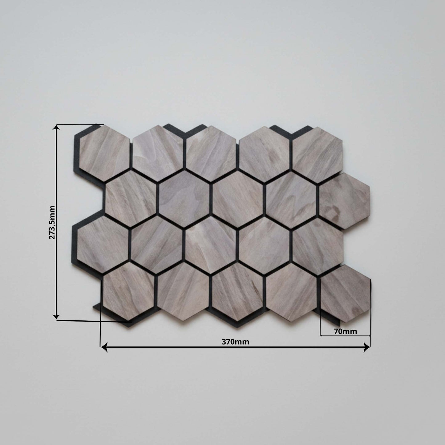 aturaalne matt viimistlus pähkli kuusnurkse seinapaneeli lähedalt