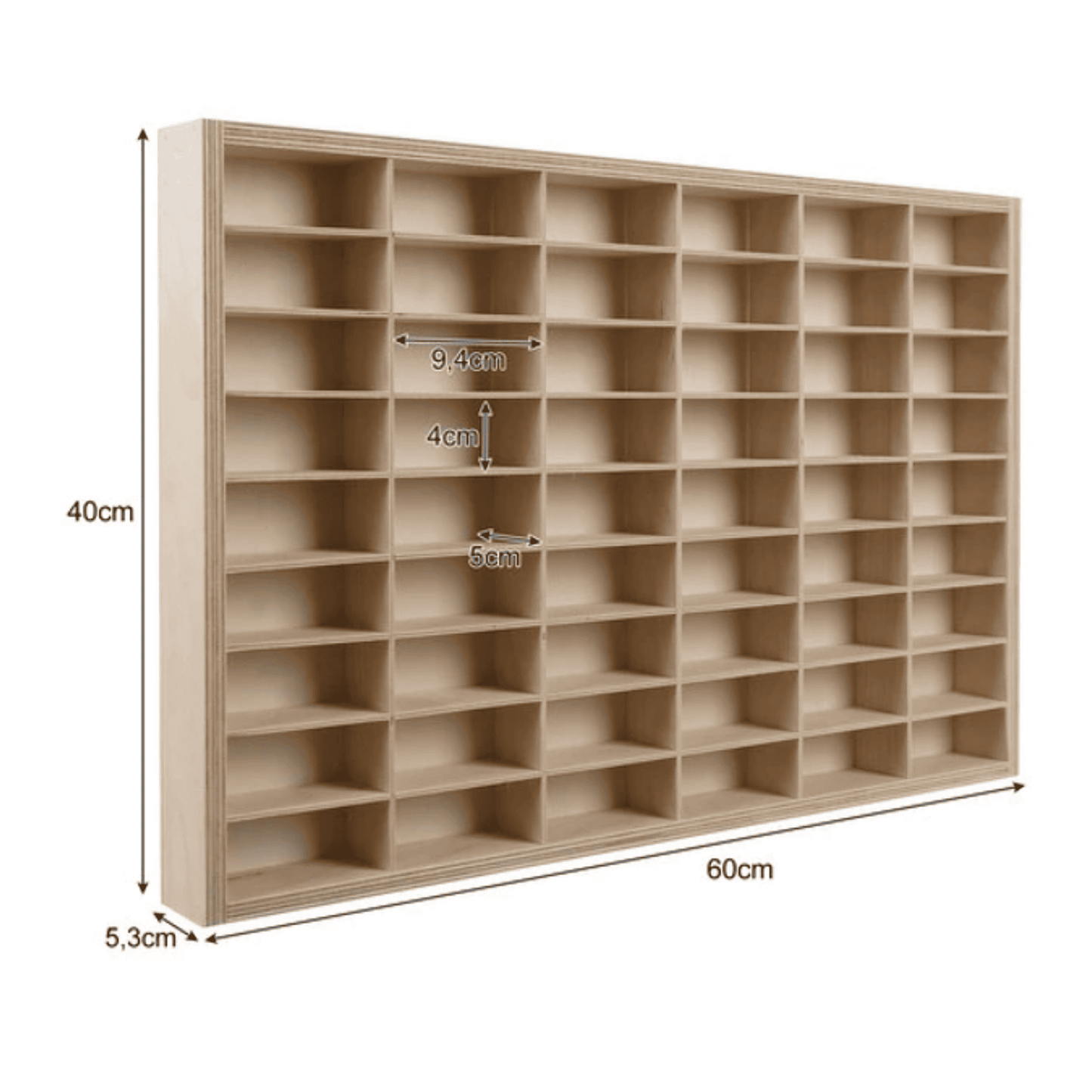 Puidust mudelautode riiul – 54 pesaga